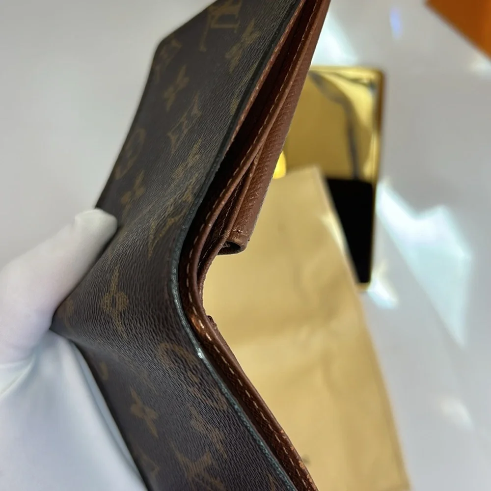 Louis Vuitton LOUIS VUITTON Monogram - Picture 4 of 16